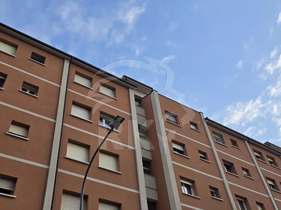 Immagine 39 di Pentalocale in vendita  in via cellini 11 a Bologna