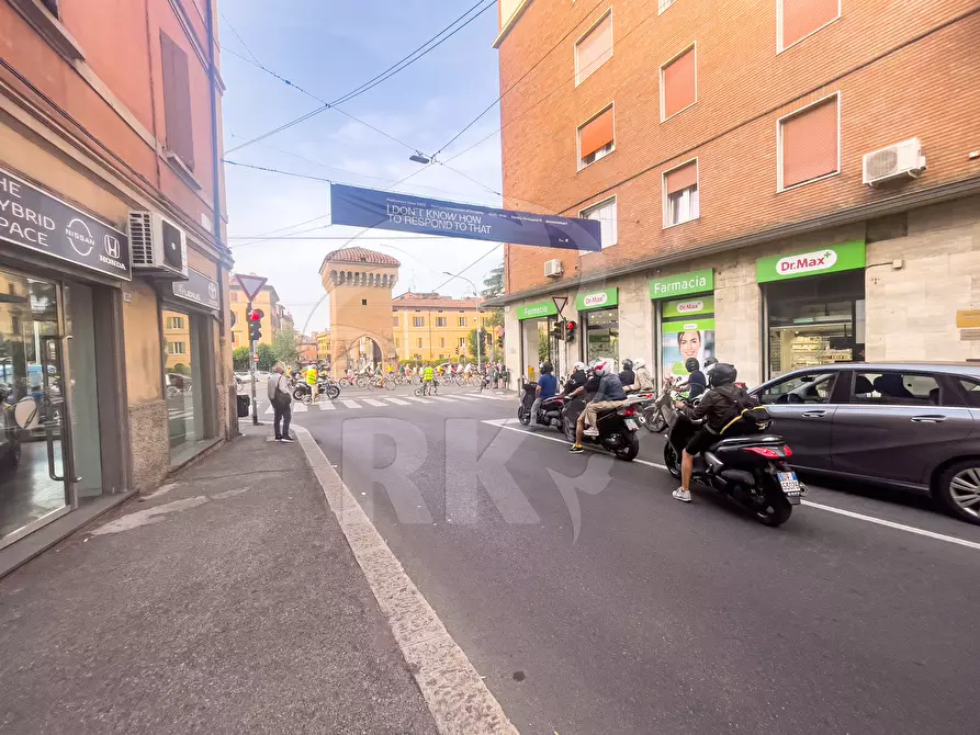 Immagine 16 di Quadrilocale in vendita  in via Castiglione 91 a Bologna