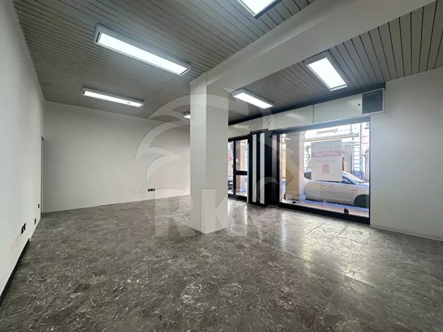 Immagine 5 di Locale commerciale in vendita  in VIA SANT'ISAIA 72 a Bologna