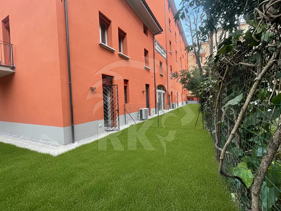 Immagine 15 di Monolocale in vendita  in via Castiglione 91 a Bologna