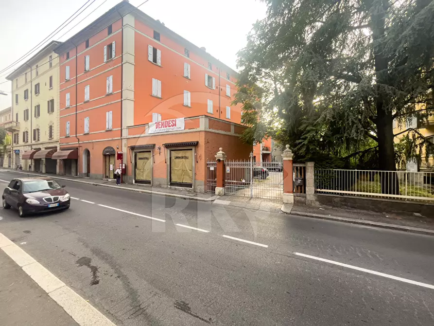 Immagine 14 di Quadrilocale in vendita  in via Castiglione 91 a Bologna