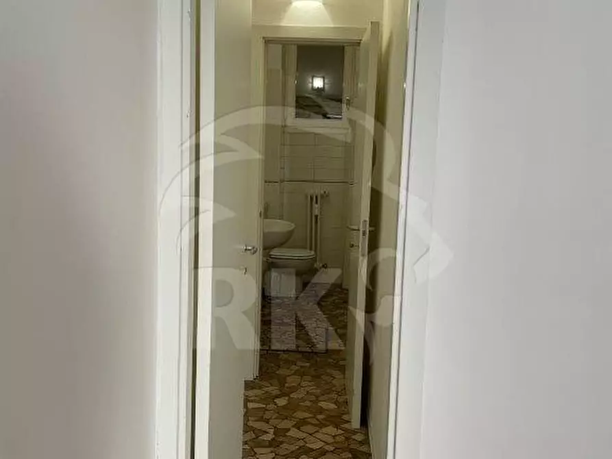 Immagine 15 di Locale commerciale in affitto  in via Milazzo a Bologna