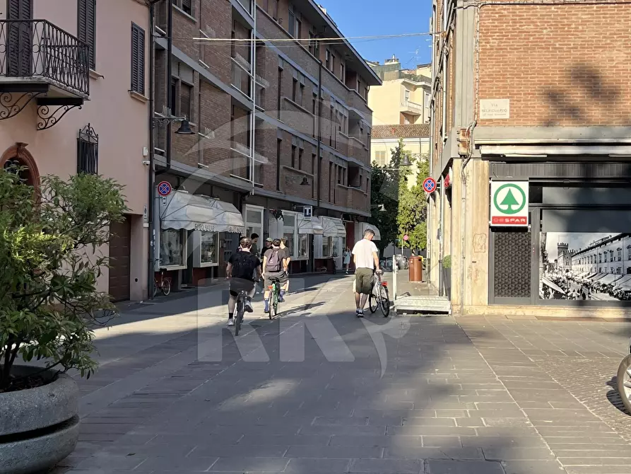 Immagine 1 di Locale commerciale in vendita  a Ferrara
