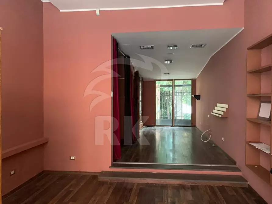 Immagine 4 di Locale commerciale in affitto  in Via Sant'Isaia 34a a Bologna