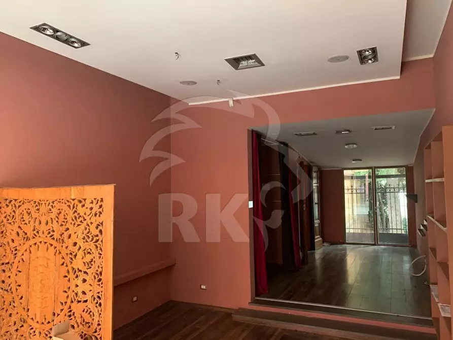 Immagine 8 di Locale commerciale in affitto  in Via Sant'Isaia 34a a Bologna