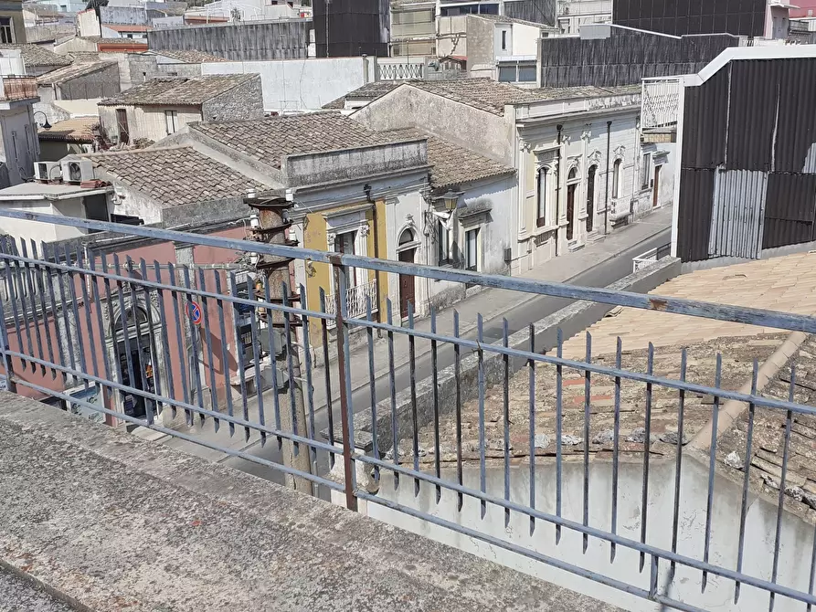 Immagine 18 di Casa indipendente in vendita  in Via Vittorio Emanuele III 374 a Canicattini Bagni