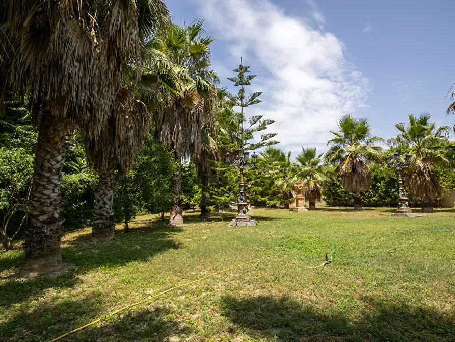 Immagine 38 di Villa in vendita  in Via pola 2 a Noto