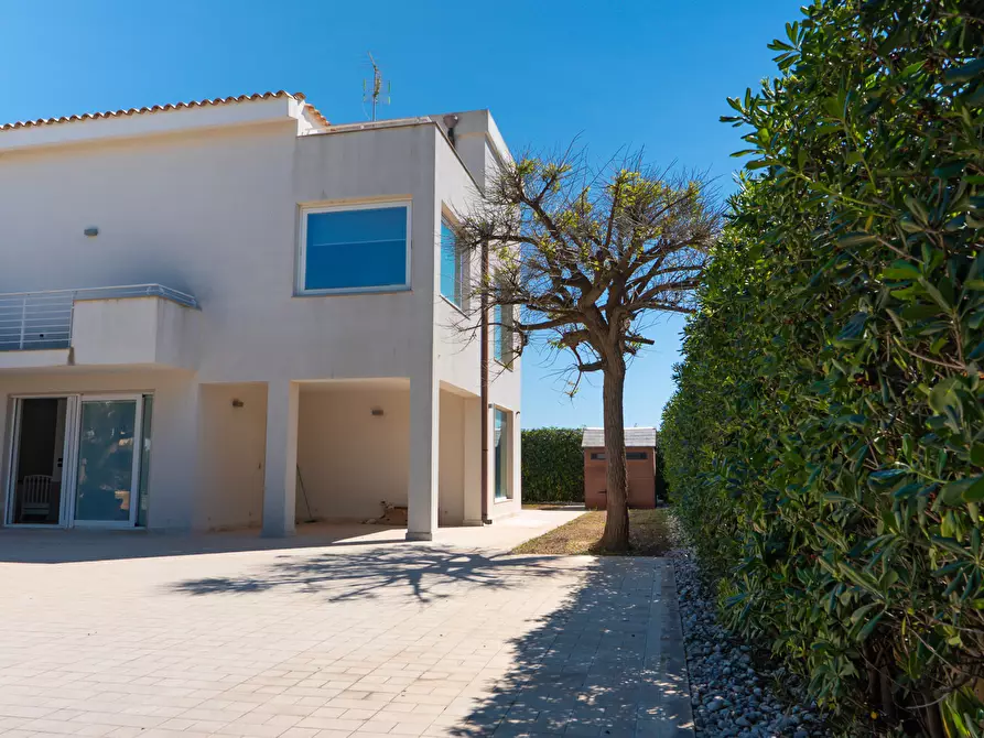 Immagine 50 di Villa in vendita  in Via dell'Airone 3 a Siracusa