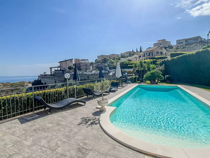 Immagine 29 di Villa in vendita  in Via Crocefisso 16 a Taormina