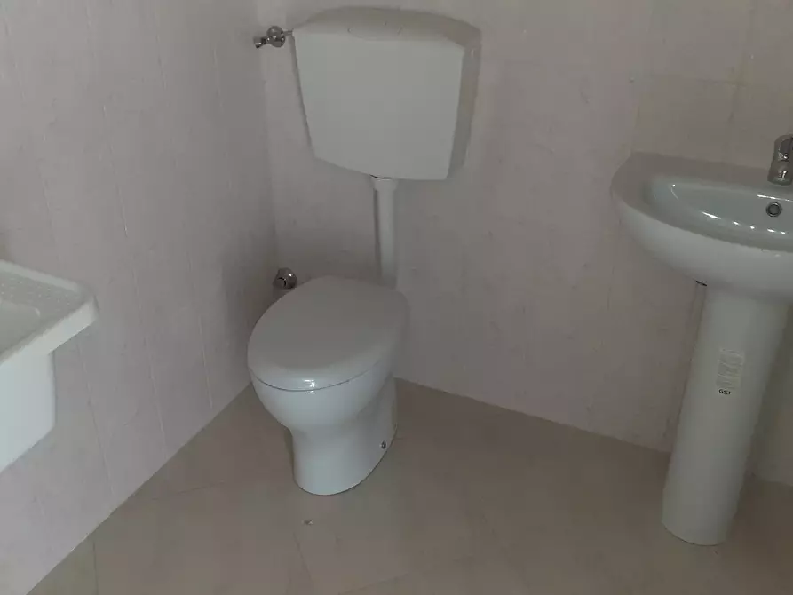 Immagine 7 di Locale commerciale in vendita  in Via UmbertoPiazza Borsellino 400 a Canicattini Bagni