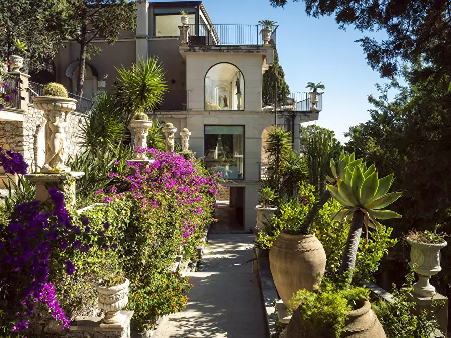 Immagine 54 di Villa in vendita  in Salita Giafari 25 a Taormina