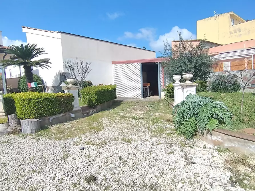 Immagine 39 di Villa in vendita  in Via Stromboli 7 a Siracusa