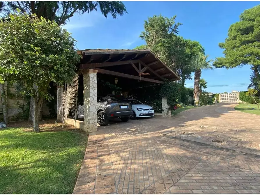 Immagine 4 di Villa in vendita  in Strada Tremmilia 143 a Siracusa