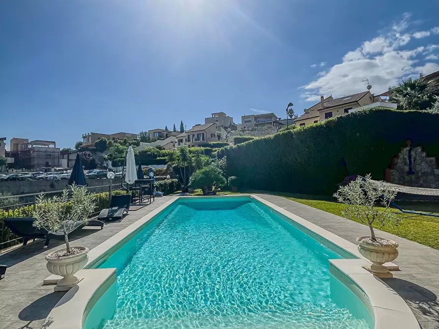 Immagine 35 di Villa in vendita  in Via Crocefisso 16 a Taormina