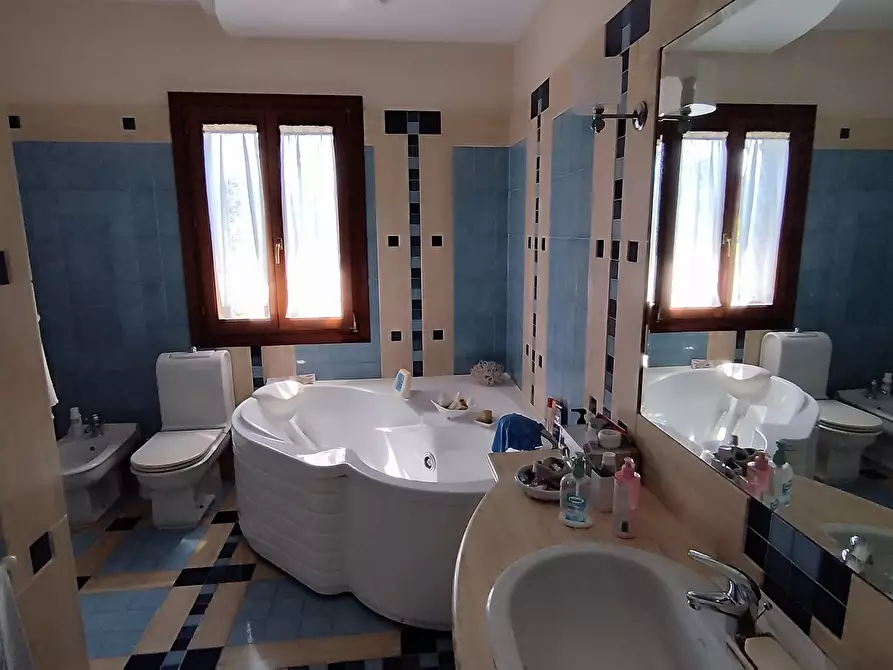 Immagine 23 di Villa in vendita  in Strada Tremmilia 143 a Siracusa