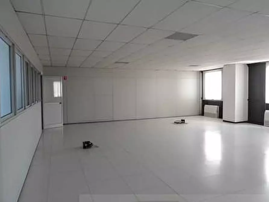 Immagine 4 di Locale commerciale in vendita  in via rossini 9 a Priolo Gargallo