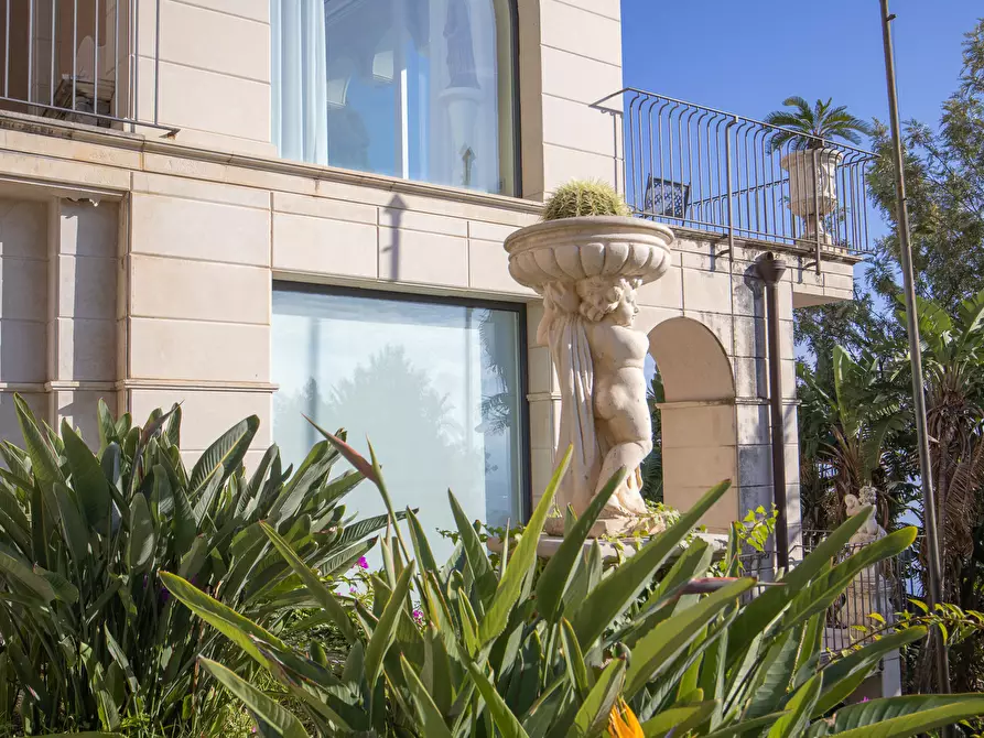 Immagine 51 di Villa in vendita  in Salita Giafari 25 a Taormina