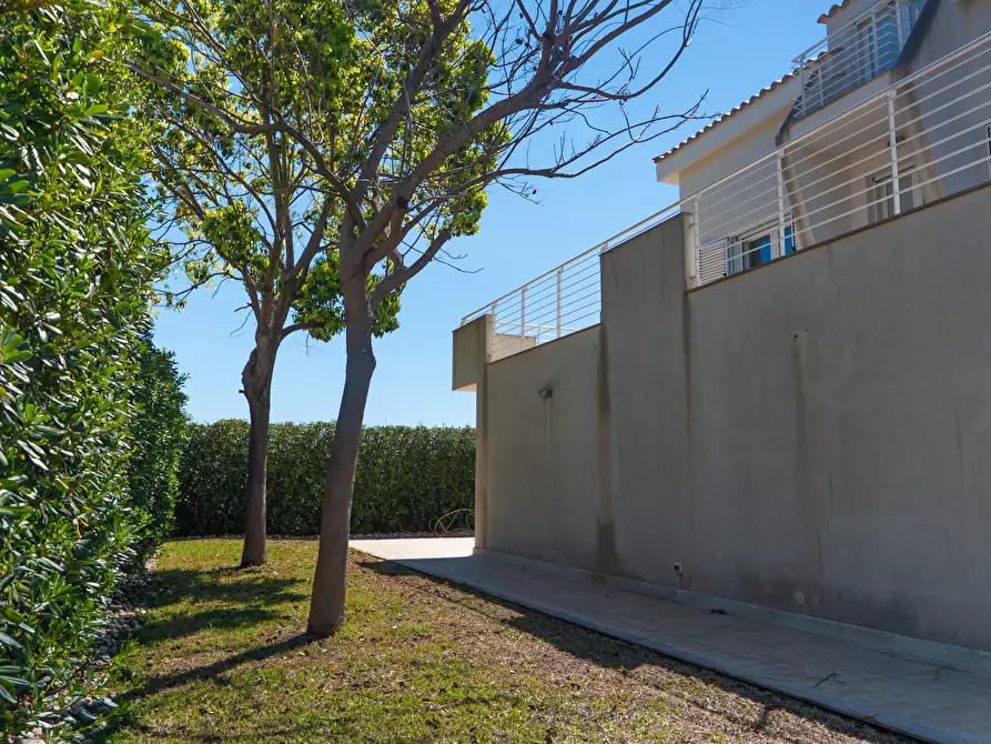 Immagine 25 di Villa in vendita  in Via dell'Airone 3 a Siracusa