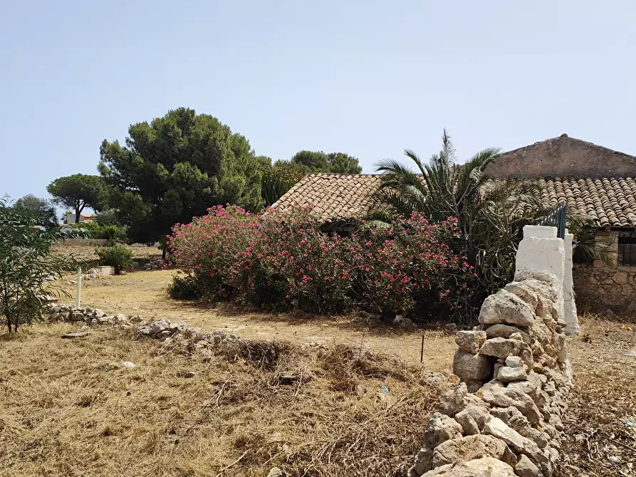 Immagine 1 di Villa in vendita  in Via dell'Opale 10 a Siracusa