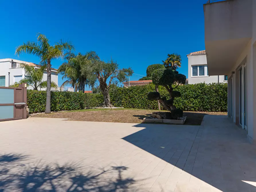 Immagine 5 di Villa in vendita  in Via dell'Airone 3 a Siracusa