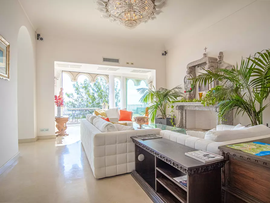 Immagine 5 di Villa in vendita  in Salita Giafari 25 a Taormina