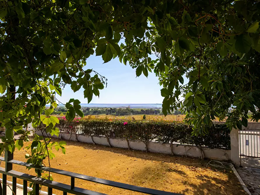 Immagine 4 di Villa in vendita  in Viale Giulio Emanuele Rizzo 2 a Siracusa