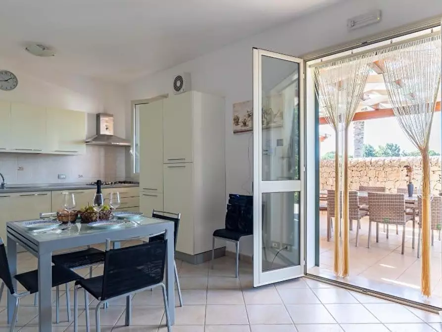 Immagine 11 di Villa in vendita  in Viale delle Rose 41 a Scicli