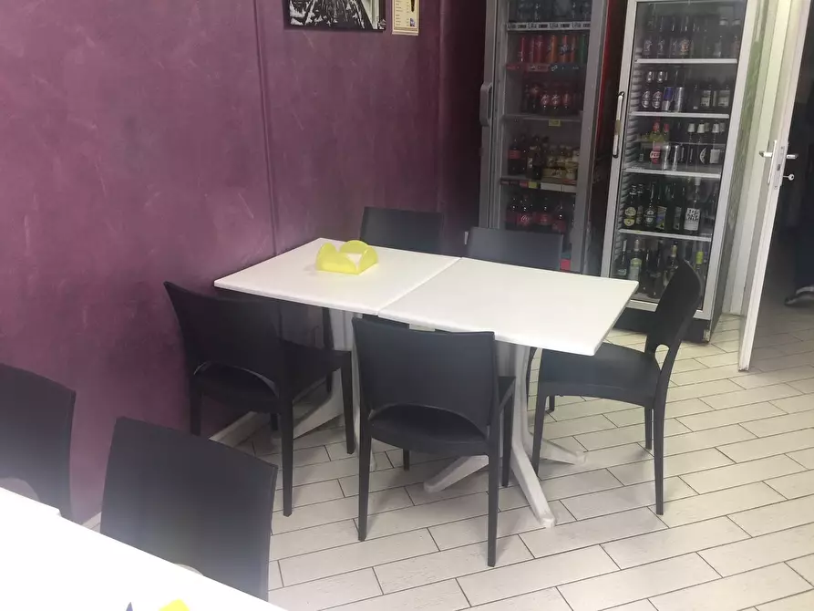 Immagine 11 di Pizzeria / Pub in vendita  in Via Fabio Filzi 157 a Prato