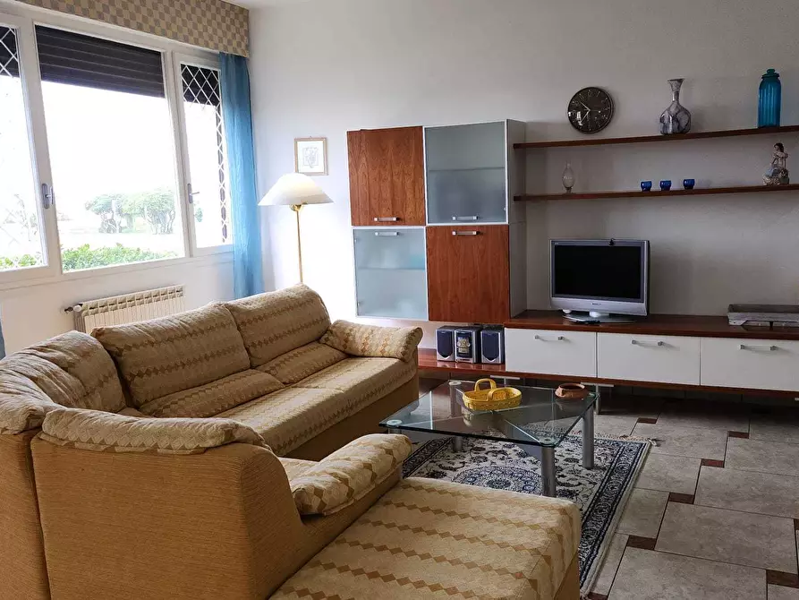 Immagine 34 di Appartamento in vendita  a Viareggio