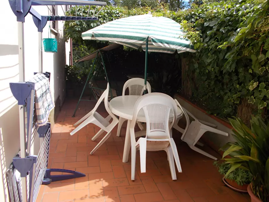 Immagine 10 di Villa in vendita  a Quarrata