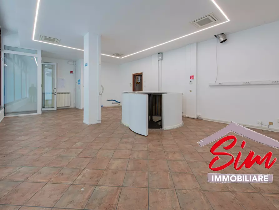 Immagine 4 di Ufficio in vendita  in Viale Dante Alighieri sn a Novara