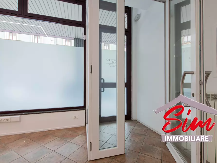 Immagine 5 di Ufficio in vendita  in Viale Dante Alighieri sn a Novara