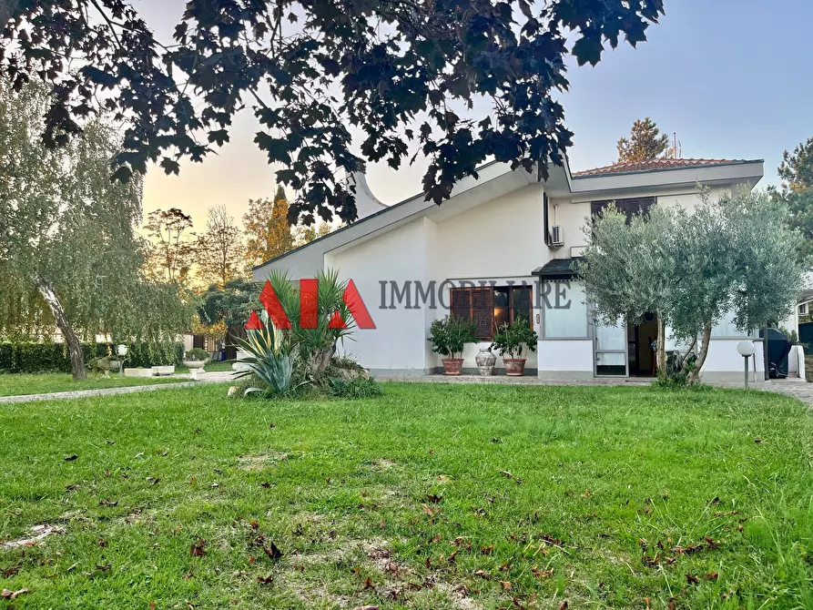 Immagine 22 di Villa in vendita  in Via Vittorio Veneto a Pontedera