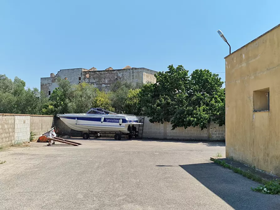 Immagine 54 di Laboratorio in vendita  in Via Neviano 37 a Seclì