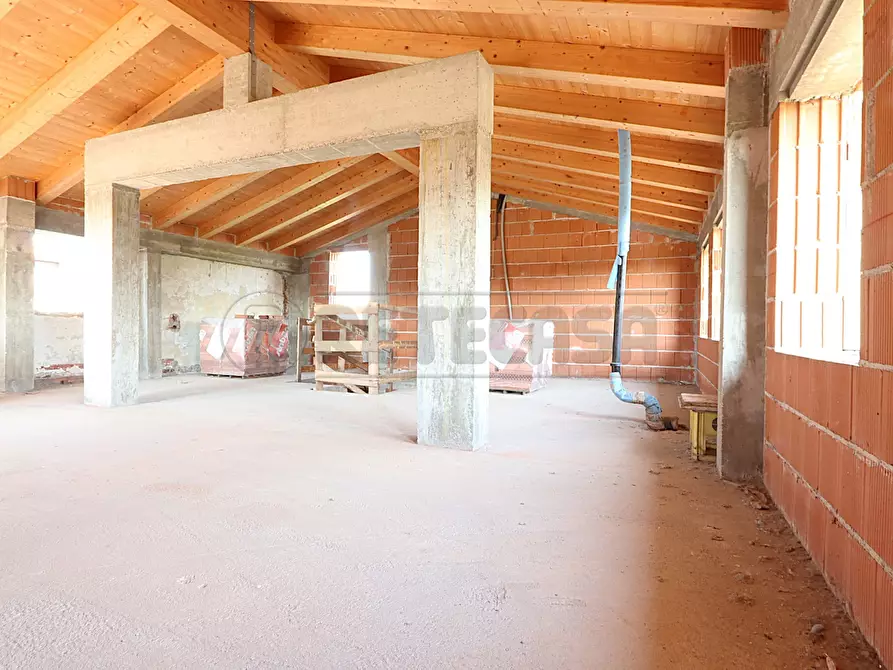 Immagine 8 di Casa indipendente in vendita  a Monticello Conte Otto