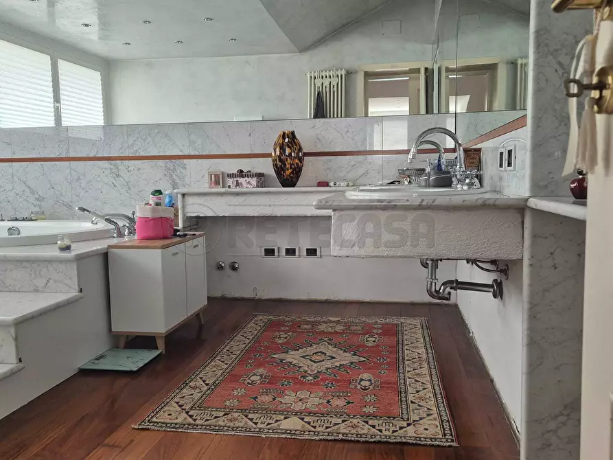 Immagine 16 di Quadrilocale in vendita  a Bergamo