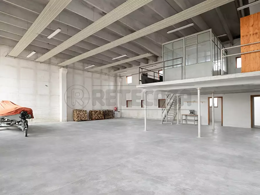 Immagine 6 di Capannone industriale in affitto  in Via Tribolo a Torri Di Quartesolo