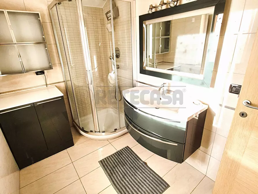 Immagine 15 di Bilocale in vendita  a Pescara