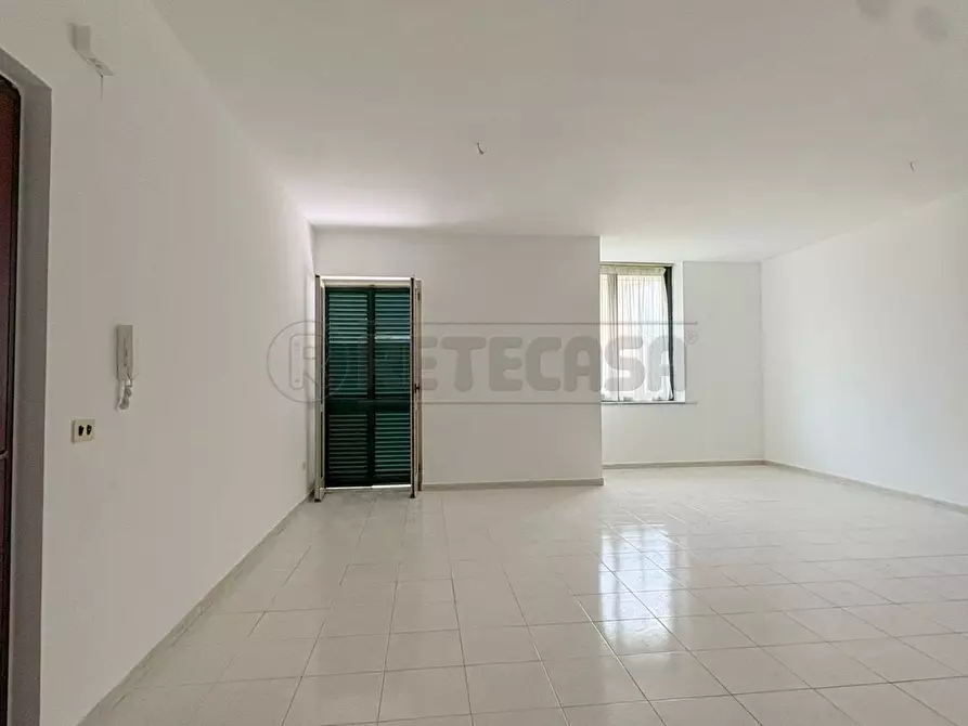 Immagine 3 di Pentalocale in vendita  in Via de Sanctis a Marcianise