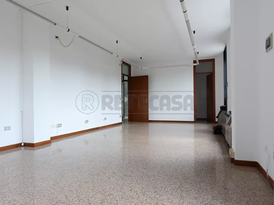 Immagine 24 di Ufficio in affitto  in Via Aldo Moro 10 a Vicenza