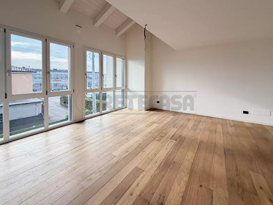 Immagine 2 di Appartamento in vendita  in Via F. Magellano a Creazzo