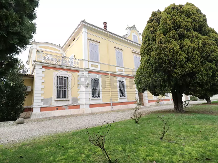 Immagine 1 di Appartamento in vendita  in Via Madonna della Pioppa 25 a Bondeno