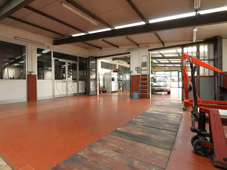 Immagine 3 di Laboratorio in vendita  in Via Fratelli Albanese 20 a Vicenza
