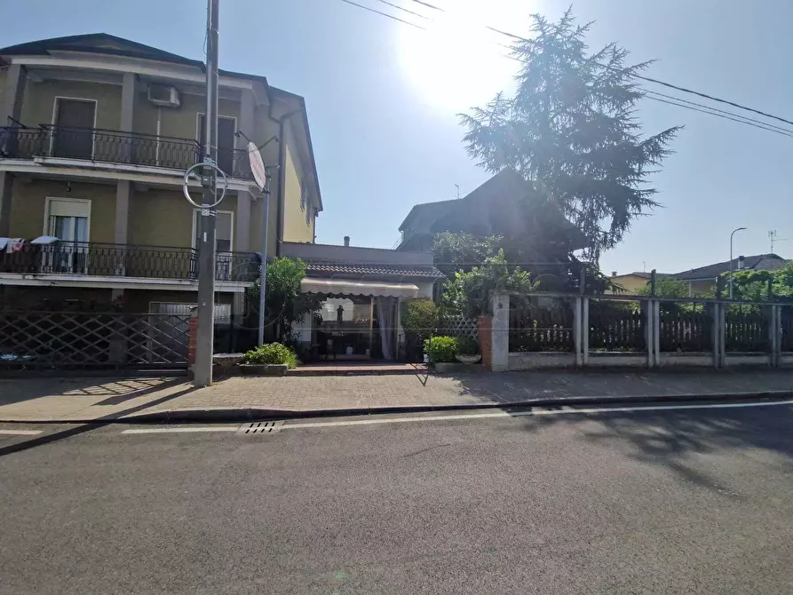 Immagine 11 di Locale commerciale in affitto  in Viale Europa 17B a Acquanegra Cremonese