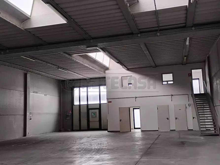 Immagine 1 di Attività artigianale in affitto  in Via Cà Sordis a Montebello Vicentino