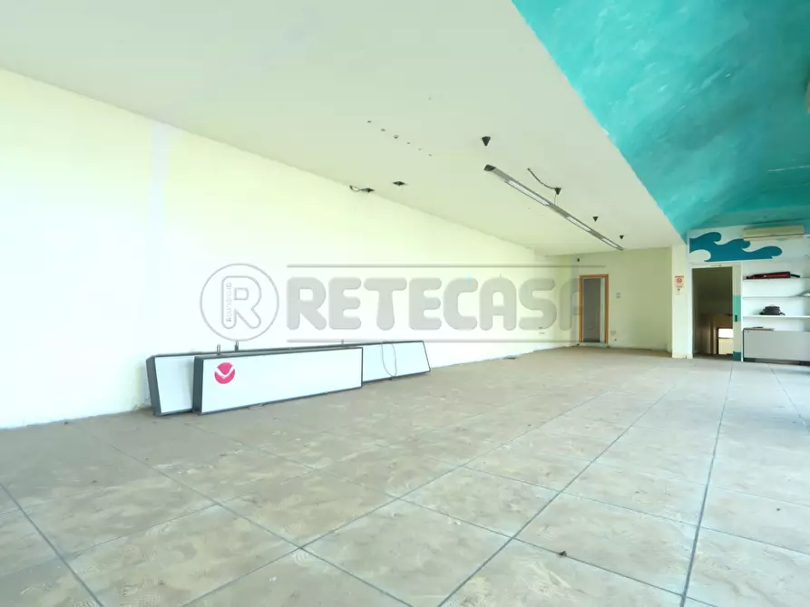 Immagine 4 di Locale commerciale in vendita  in Viale Giuseppe Verdi 32 a Vicenza