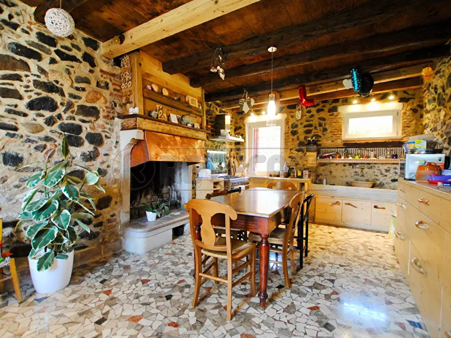 Immagine 2 di Villa in vendita  in Piazza Roma 36 a Brogliano