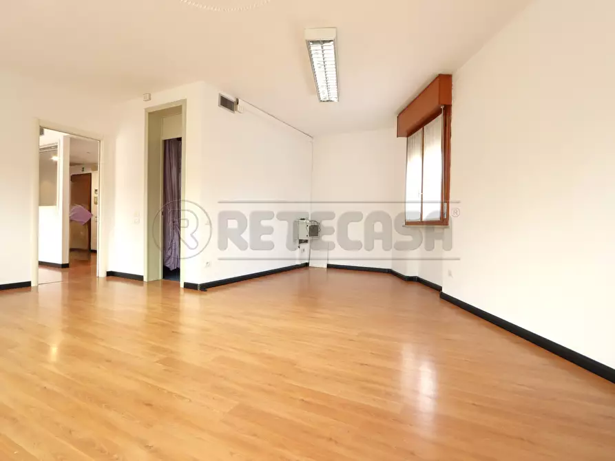 Immagine 26 di Ufficio in affitto  in Contrà San Bortolo 85 a Vicenza