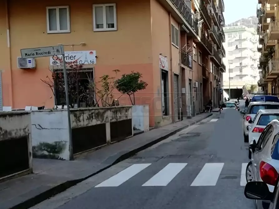 Immagine 3 di Locale commerciale in affitto  in Via Paolo Grisignano 8 a Salerno