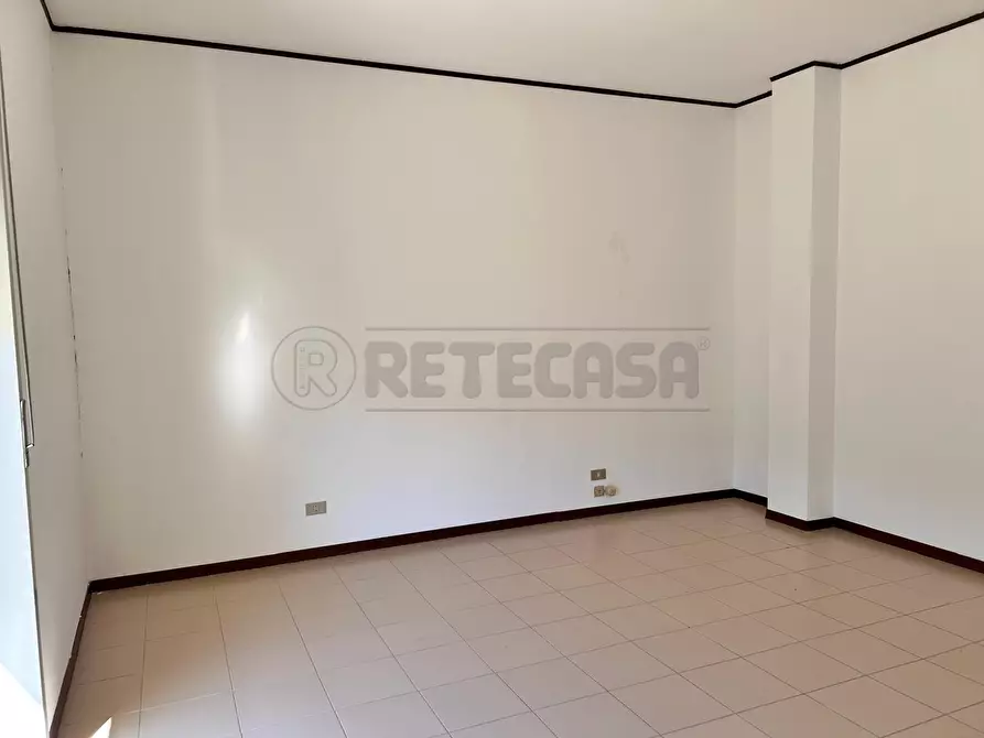 Immagine 12 di Pentalocale in vendita  in Via John F. Kennedy 37 a Caltanissetta